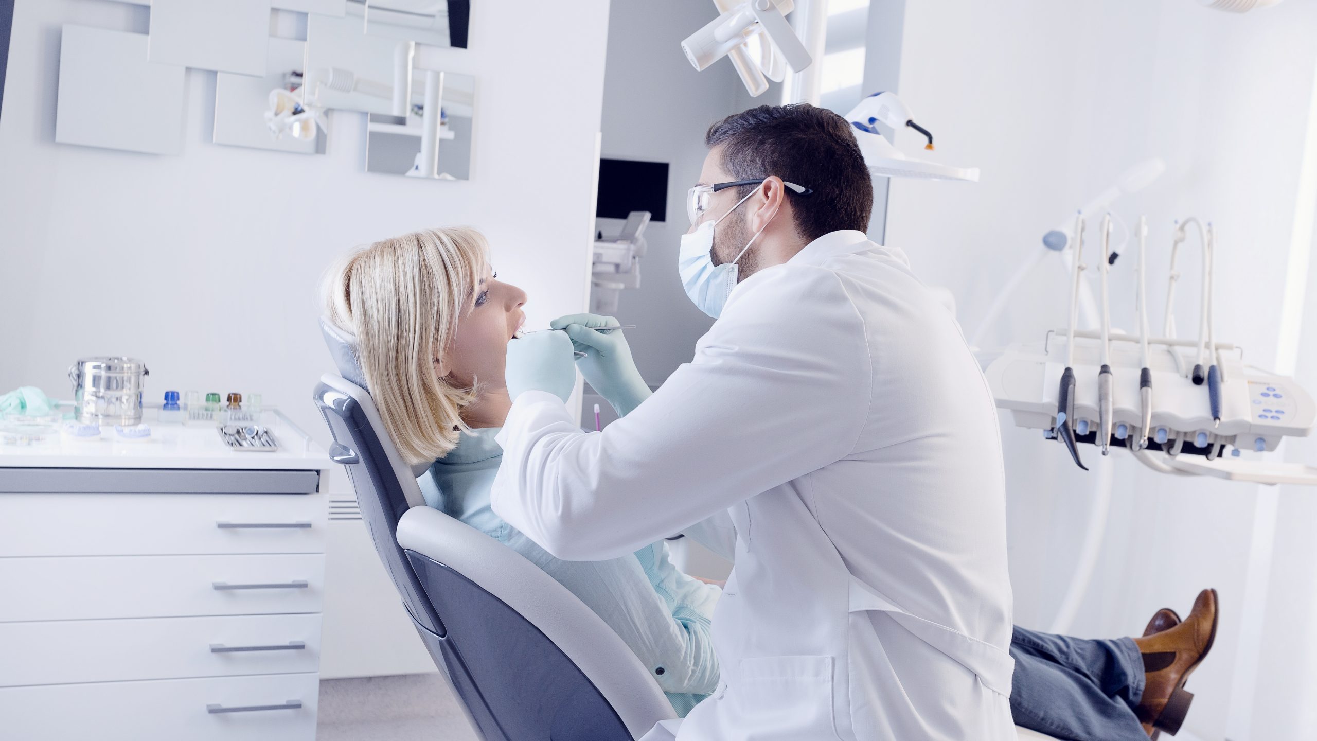 Dentist in Charlotte, TN